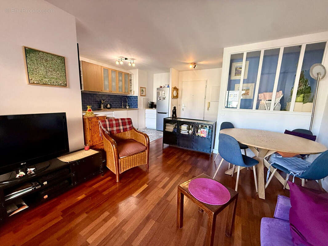 Appartement à PARIS-19E