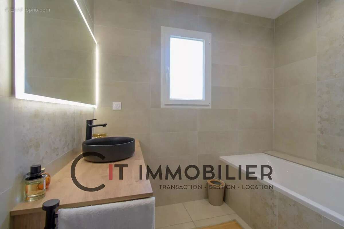 Maison à BOURGOIN-JALLIEU