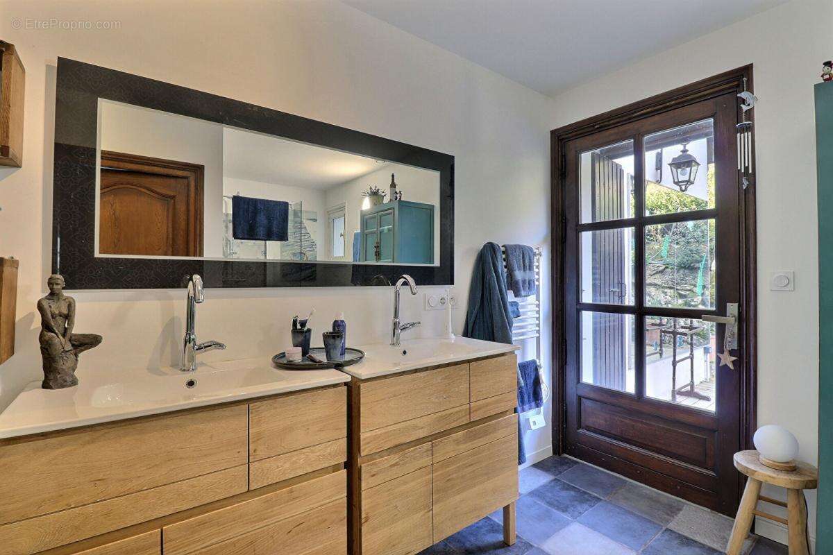 Maison à LA ROCHETTE