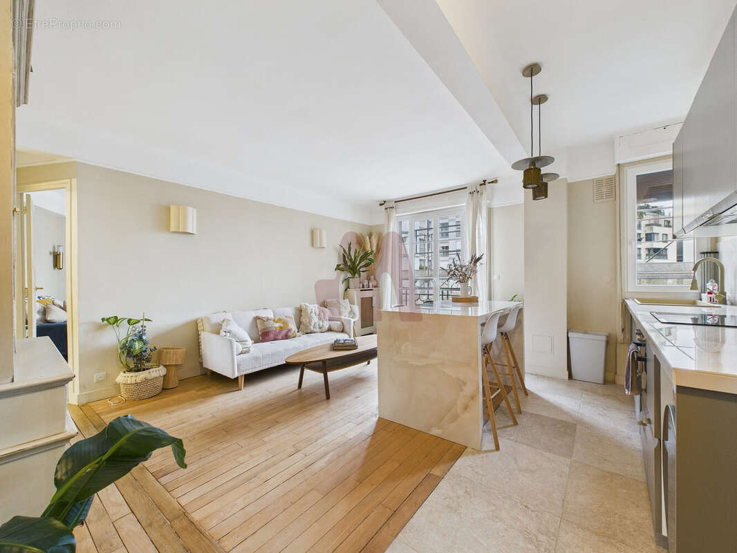 Appartement à PARIS-15E