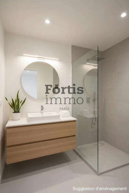 Appartement à PARIS-17E