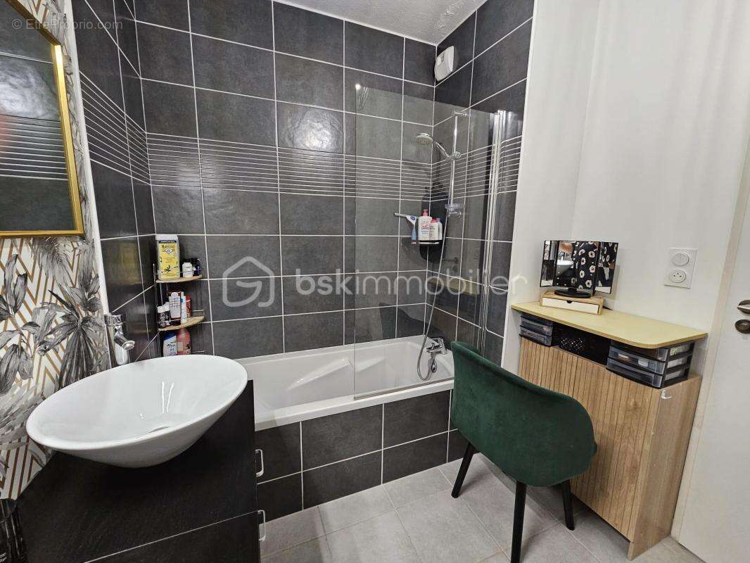 Appartement à LE MUY