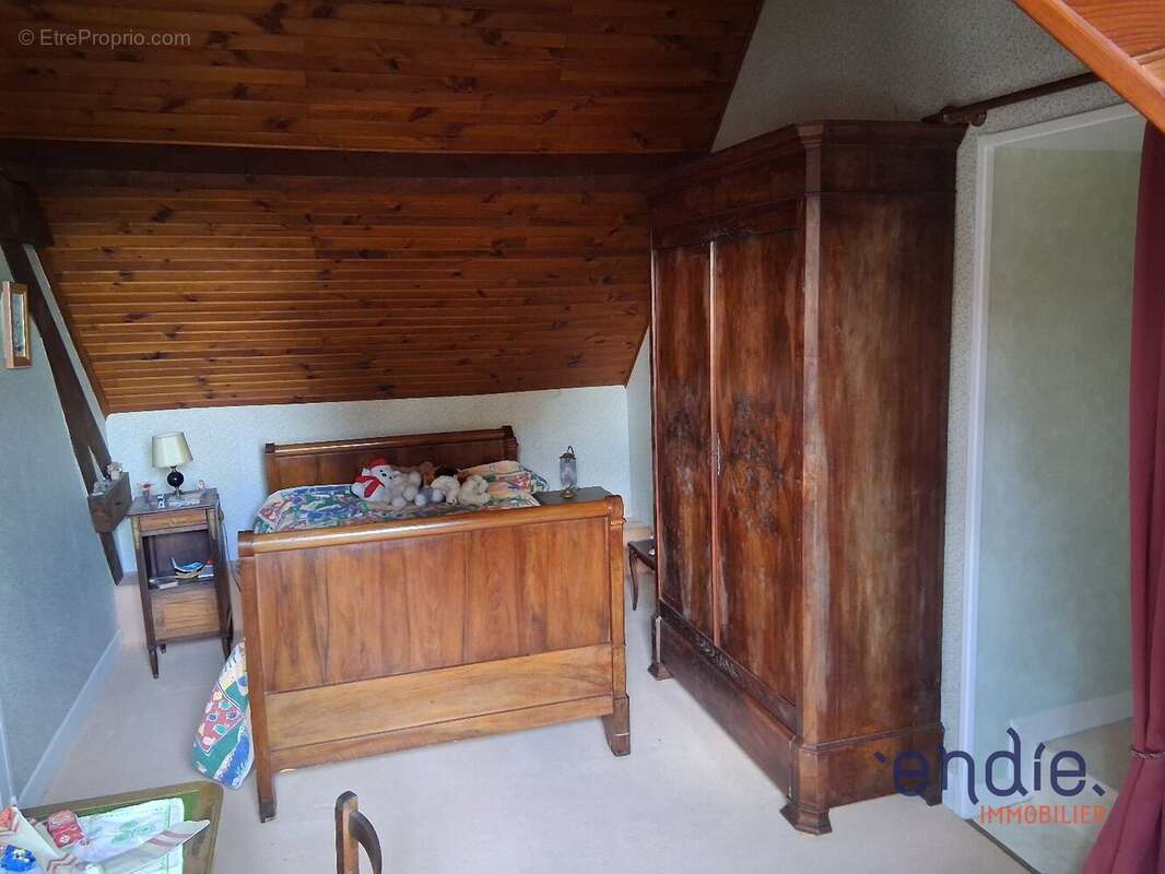 Maison à SAINT-BONNET-TRONCAIS