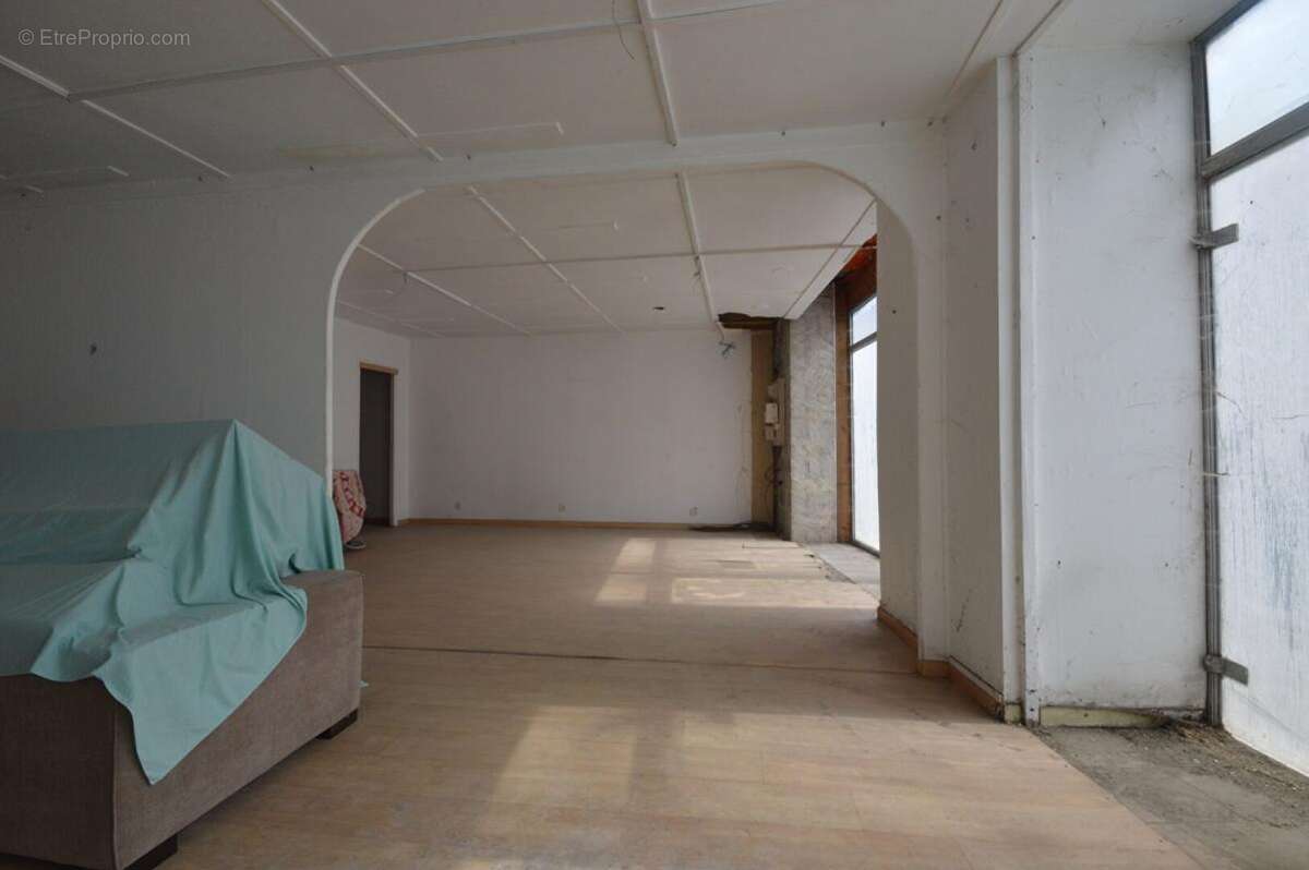 Immeuble a renover 17marans centre ville - photo 3