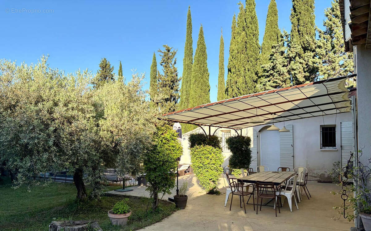 Maison à VENTABREN