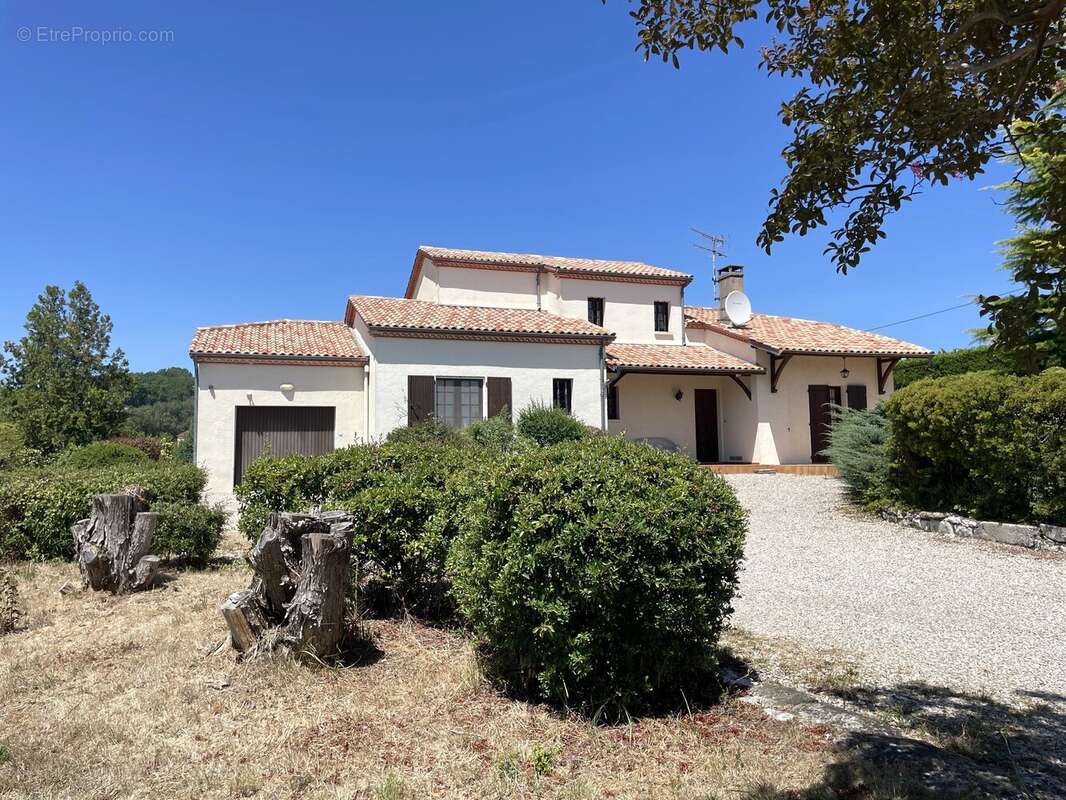 Maison proche de Montayral avec piscine et belles vues - photo 16