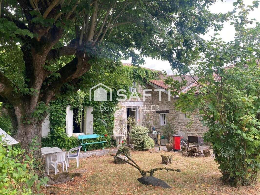 Photo 3 - Maison à SAINT-GERMAIN-DE-LUSIGNAN