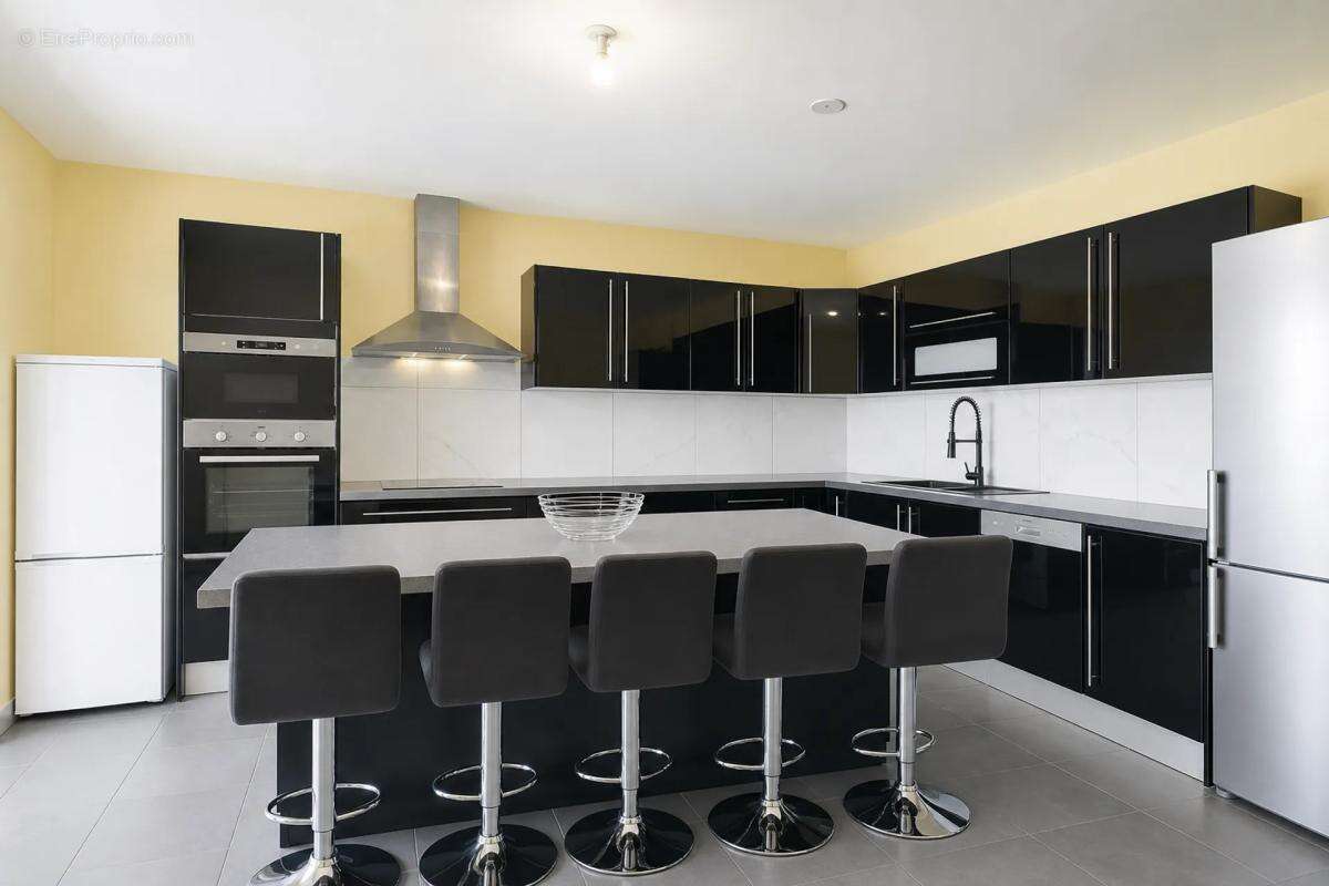 Maison de 9 pièces de 225 m² située à Chaligny - photo 4