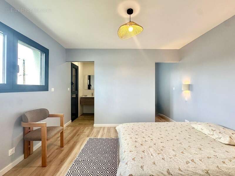 Maison à SAINT-JEAN-BREVELAY