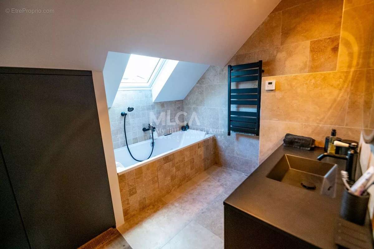 Appartement à SAINT-ETIENNE-DE-TINEE