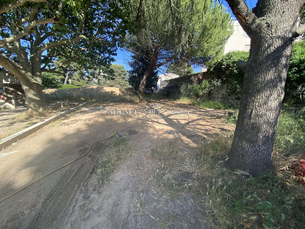 Terrain à MARSEILLE-11E