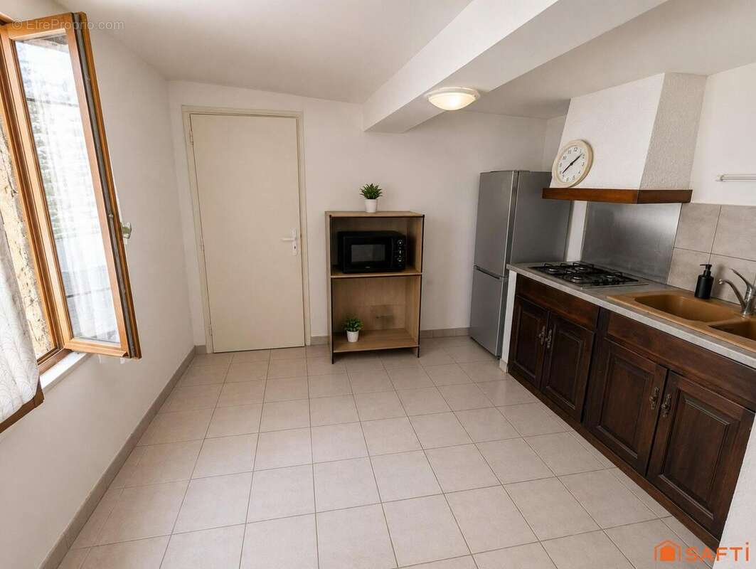 Maison 121 m² à Meynes  - photo 2