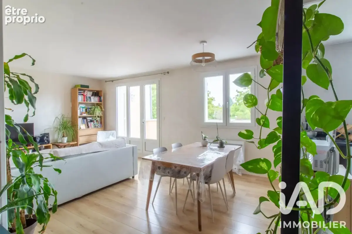 Photo 1 - Appartement à SAINT-JEAN-DE-BRAYE