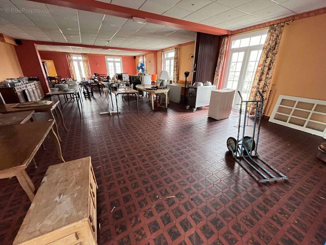 Salle restaurant - Maison à SAIGNES