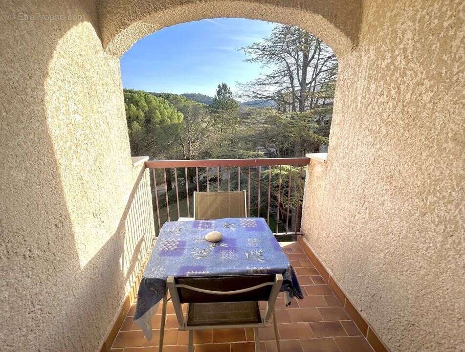 Appartement à GREOUX-LES-BAINS
