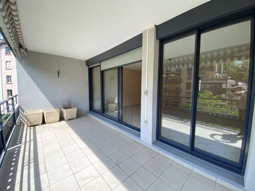 Appartement à LYON-9E