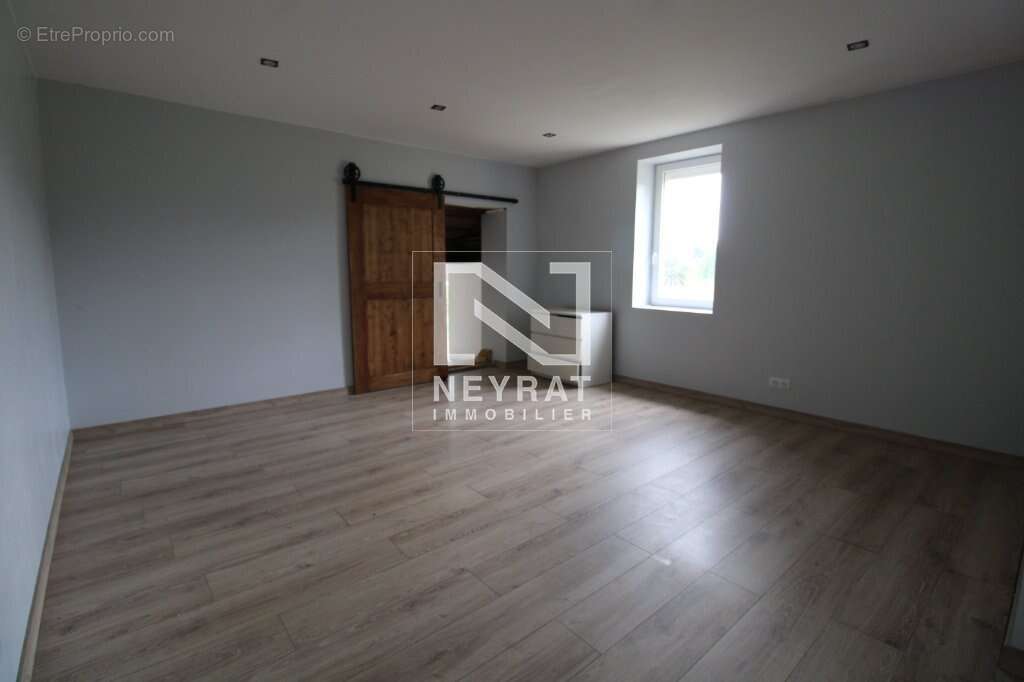 Maison 2 chambres, dépendances - photo 11