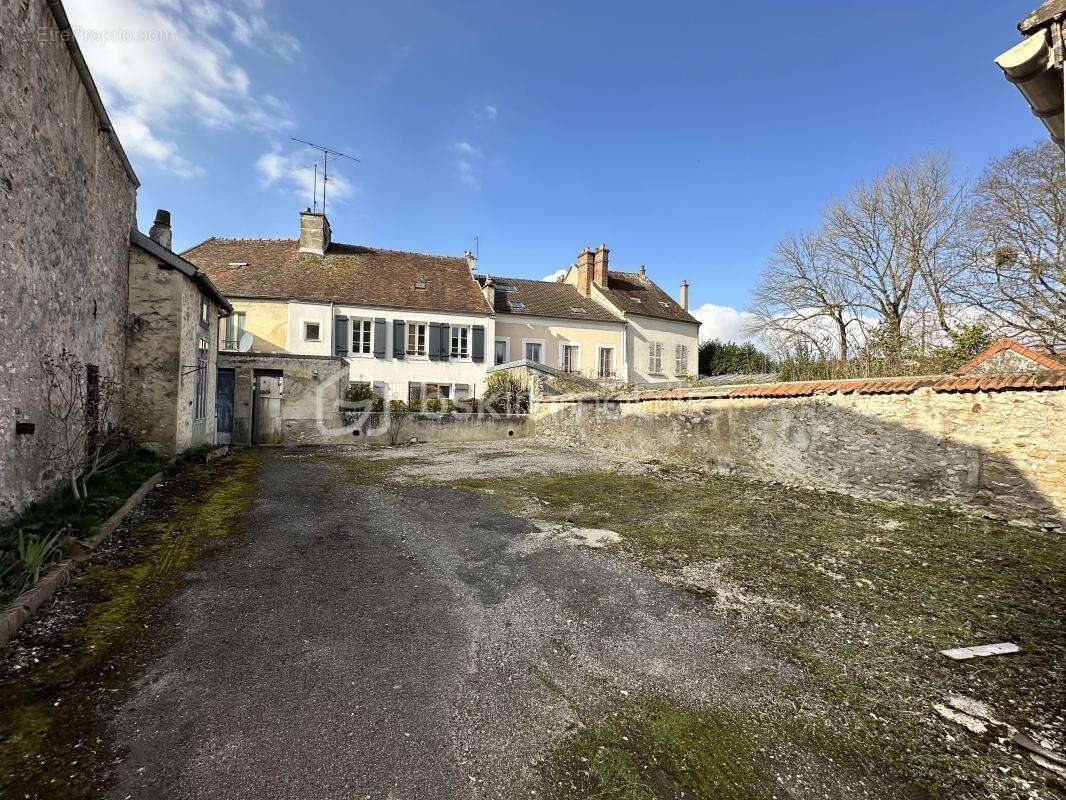 Appartement à LA FERTE-GAUCHER