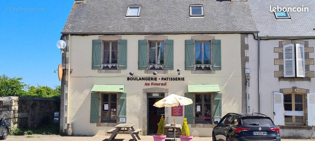 Photo 1 - Commerce à PLOUEGAT-GUERAND