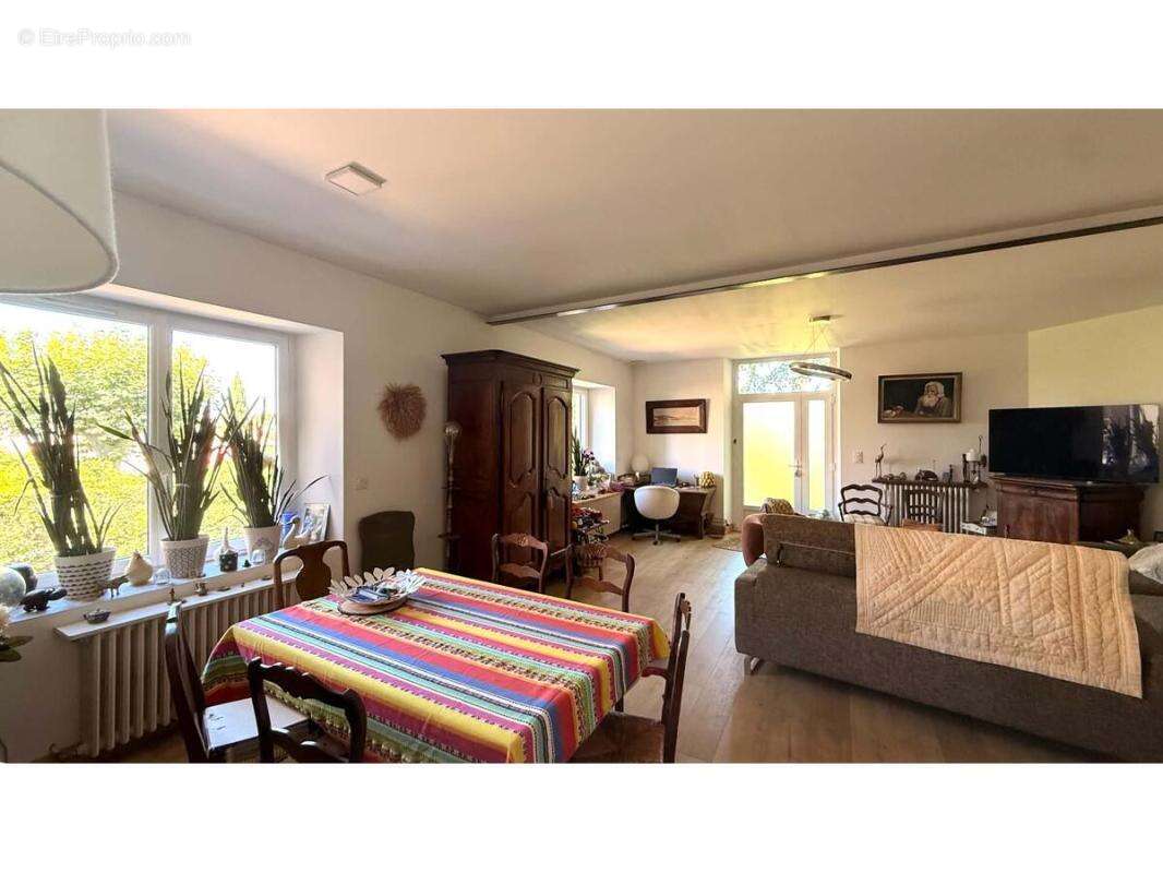 Maison 247 m² à Narbonne  - photo 4