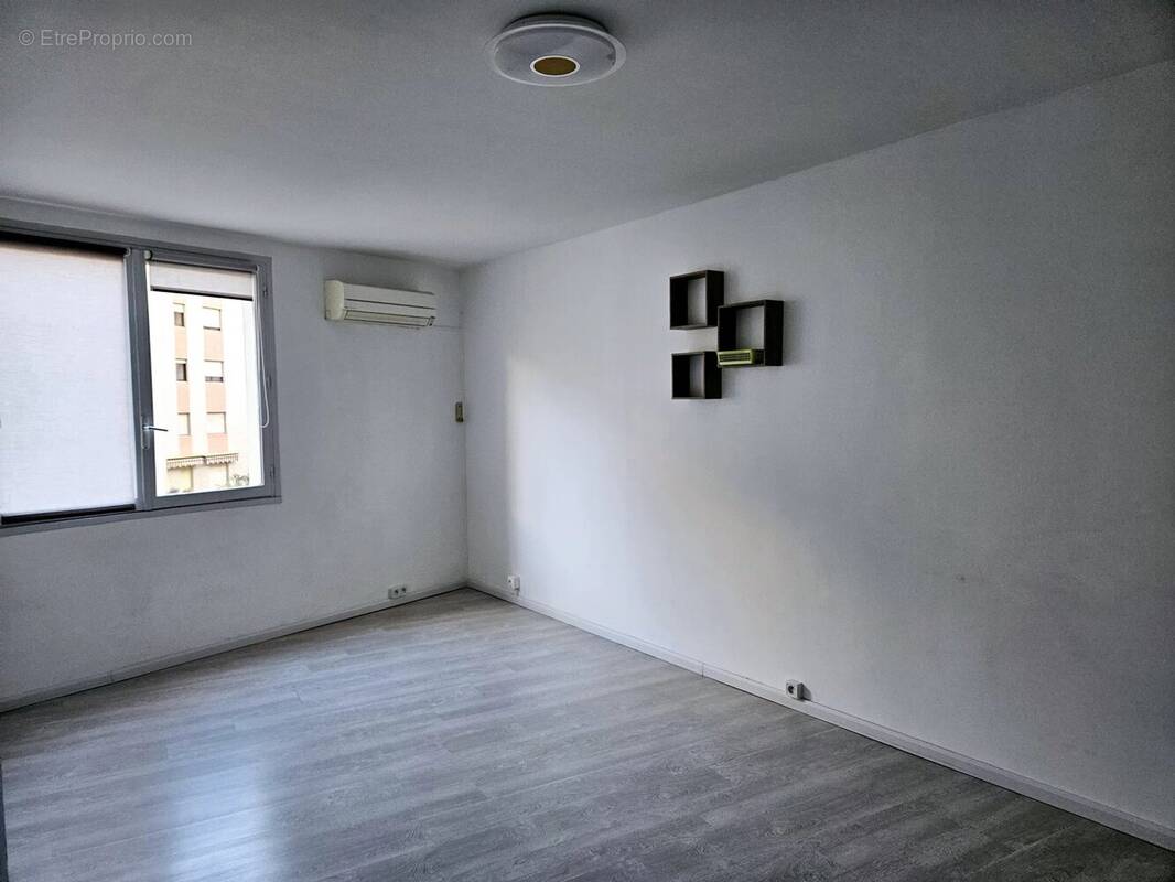 Commerce à CAGNES-SUR-MER