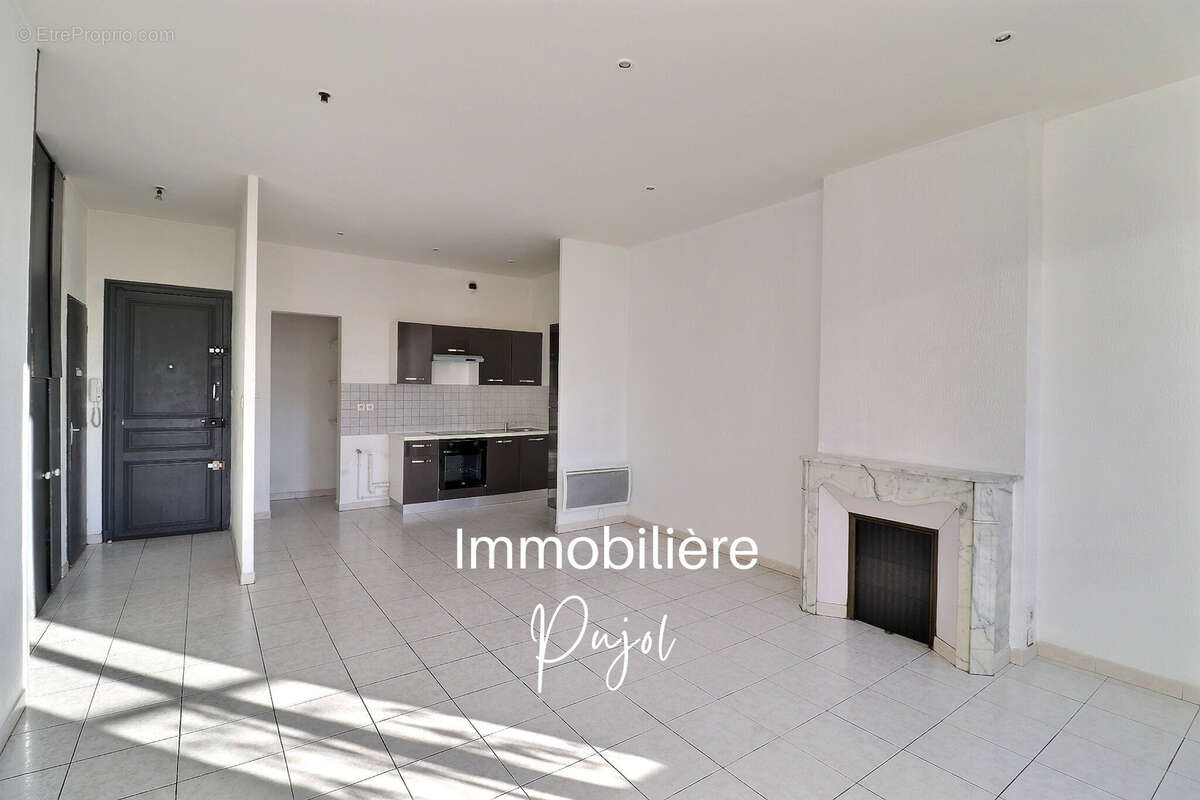 Appartement à MARSEILLE-3E