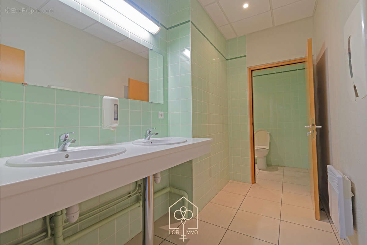 Commerce à CUSTINES