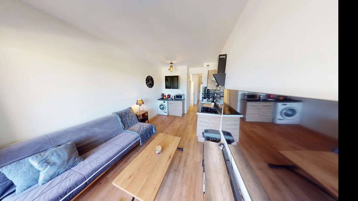 Appartement à VILLENEUVE-LOUBET