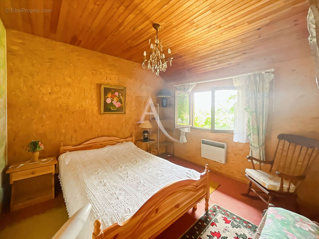 A vendre chalet avec jardin et terrain de tennis - photo 6
