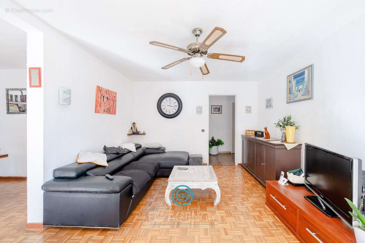 Appartement à MARSEILLE-4E