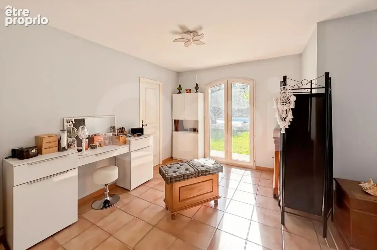 Maison de plain-pied avec piscine, studio indépendant et grand terrain – Les Maravals - photo 6