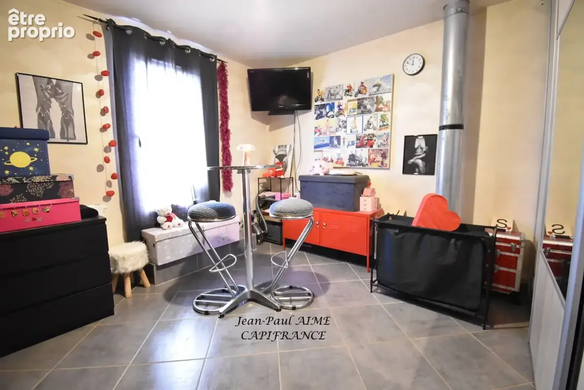 PONT-SAINT-ESPRIT – Maison T4 avec piscine, terrasse couverte et garage, à proximité des commodités - photo 7
