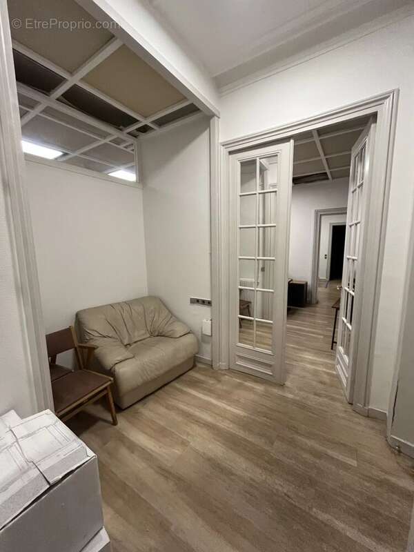 Commerce à PARIS-16E