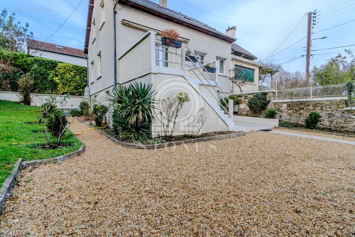 Maison à BOUGIVAL