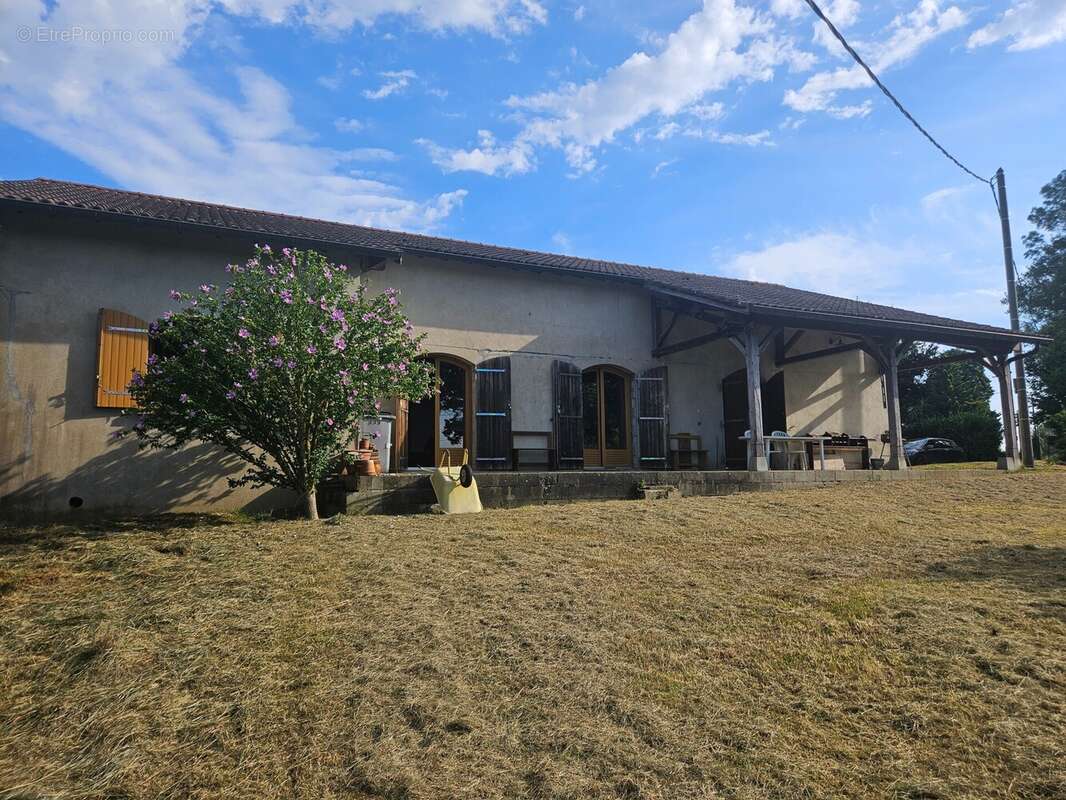 Maison à SAINT-CYR-SUR-MENTHON