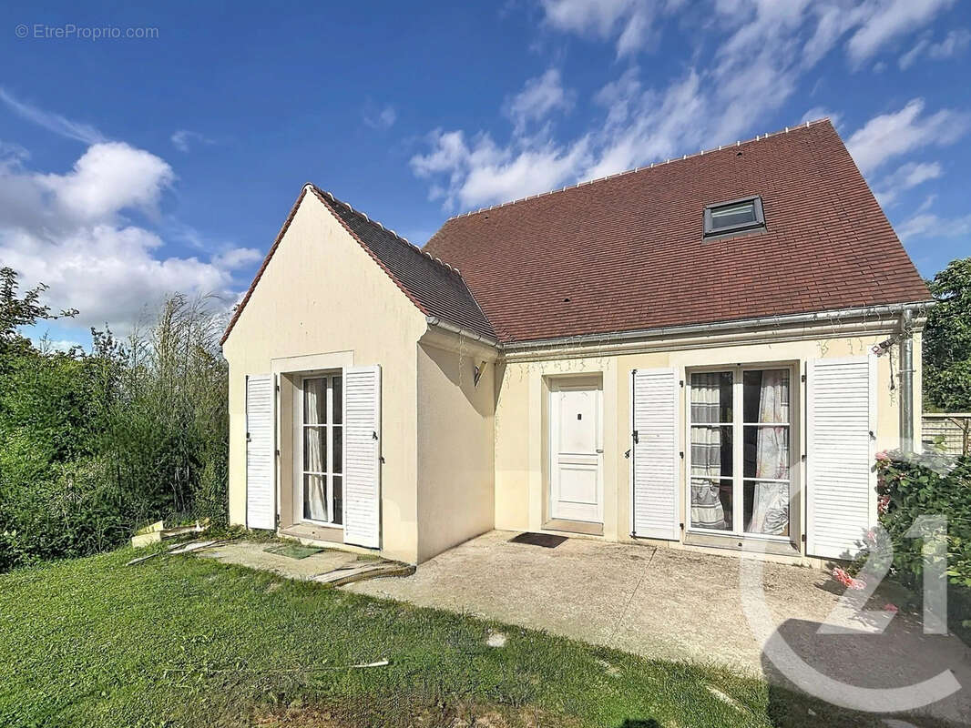 Maison à VILLE-SAINT-JACQUES