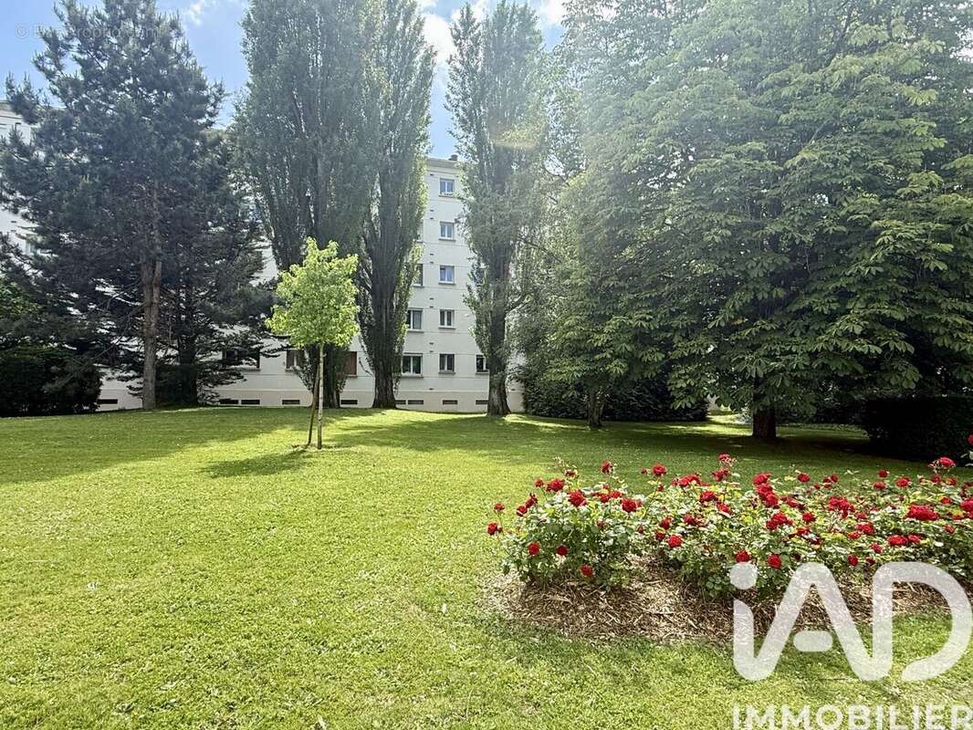 Photo 9 - Appartement à LA CELLE-SAINT-CLOUD
