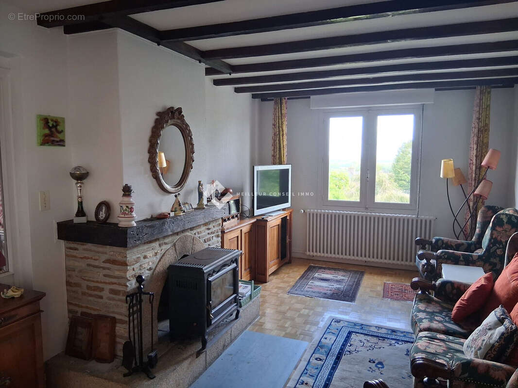 Maison à QUINTIN