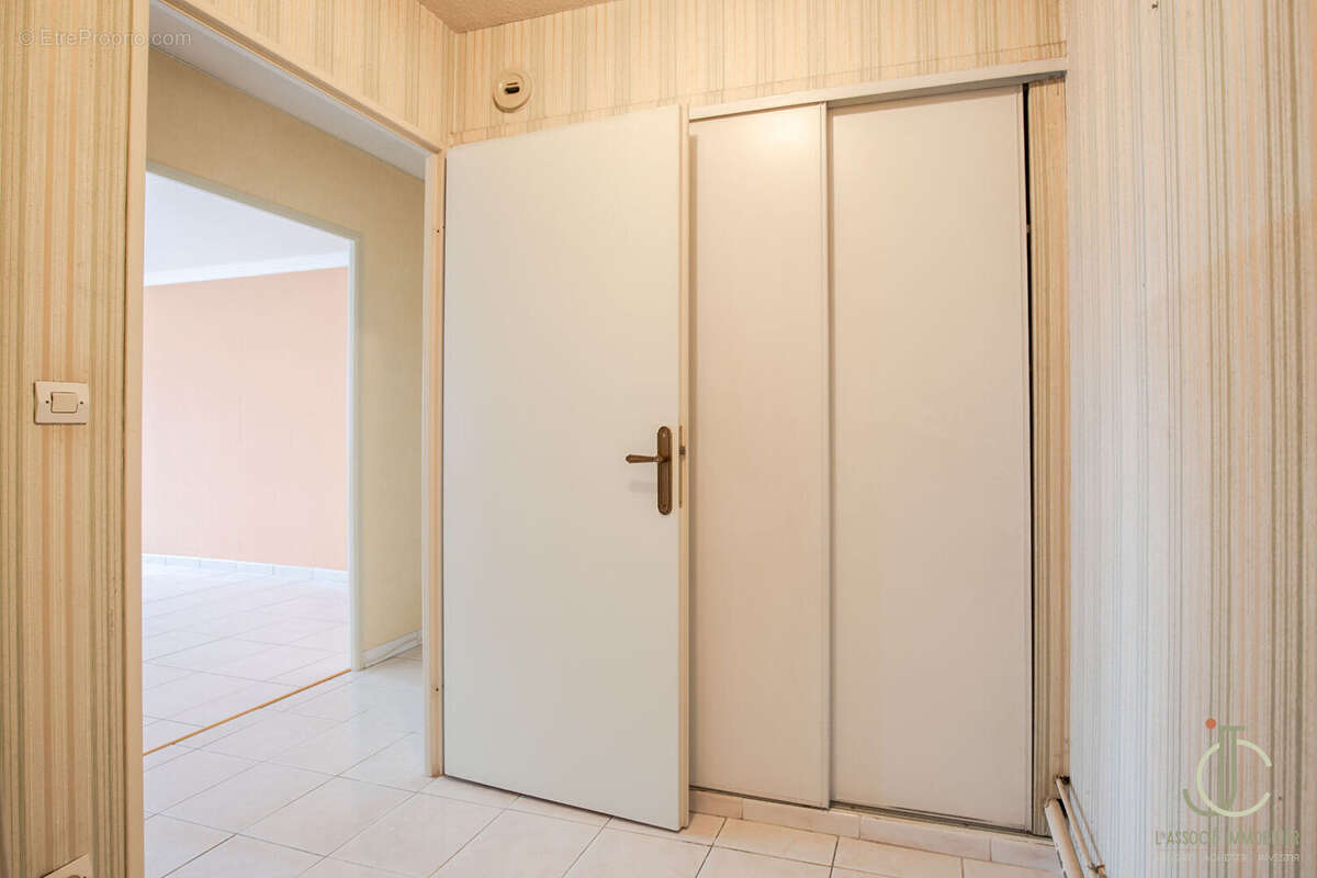 NANCY Thermal Cité Judiciaire - appartement 121m2 avec balcon et Parking ! - photo 17