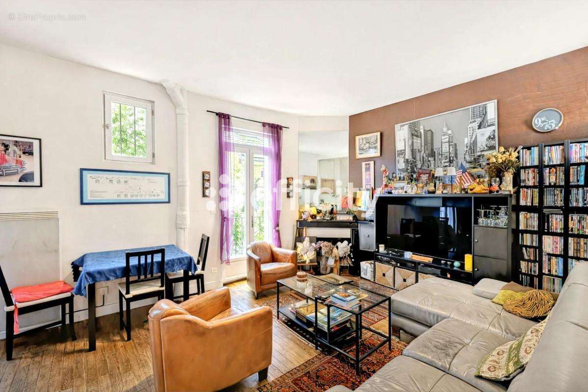 Appartement à COURBEVOIE