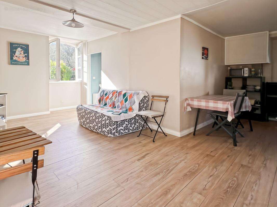 Appartement à LA BASTIDE-CLAIRENCE