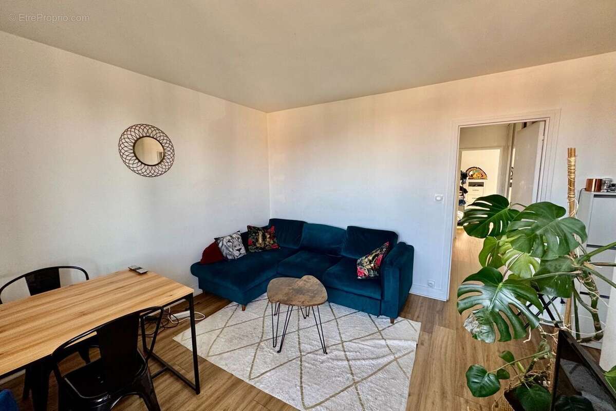 Appartement à PARIS-17E