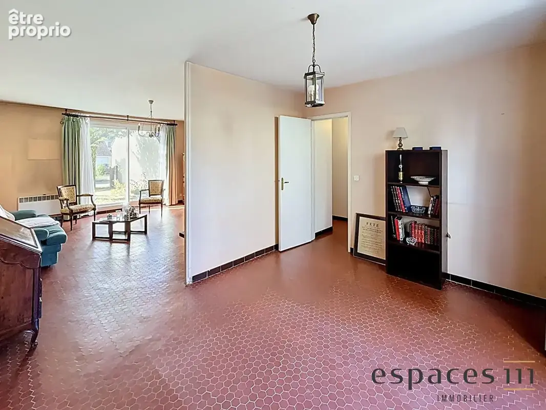 Maison familiale au coeur du village -107 m², beau potentiel et emplacement recherché - photo 5