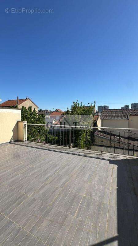 Immeuble a vendre entièrement rénové – 3 logements – saint-denis - photo 7