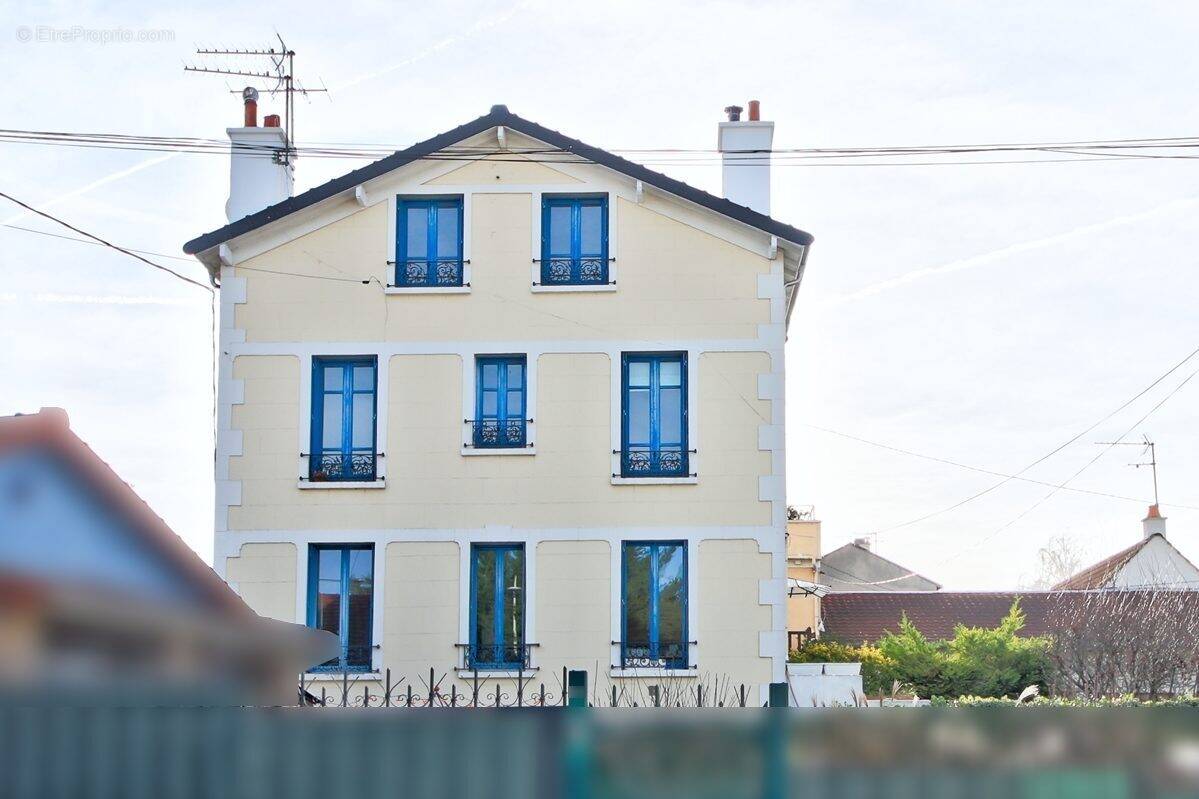 Façade 1 - Maison à NANTERRE