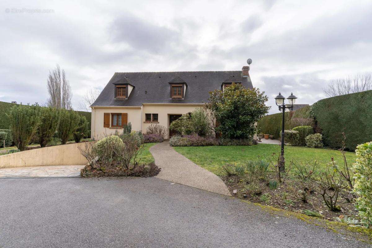Maison à MEZY-SUR-SEINE