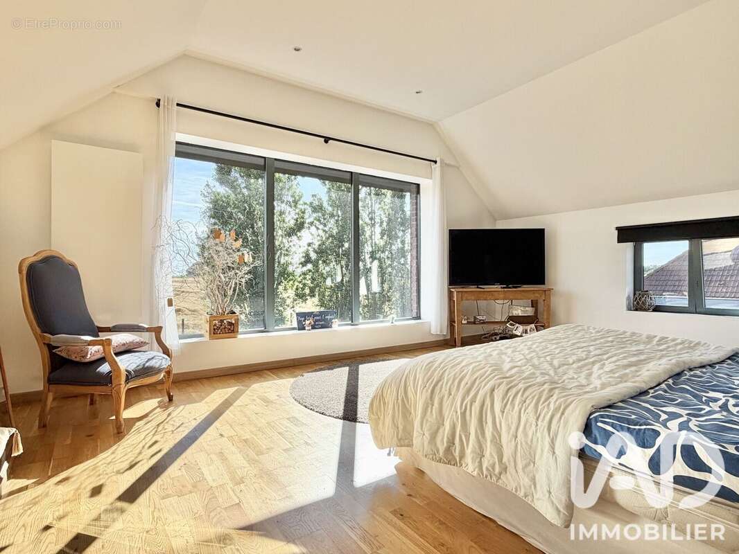 Maison 490 m² à Sailly-Lez-Lannoy  - photo 8