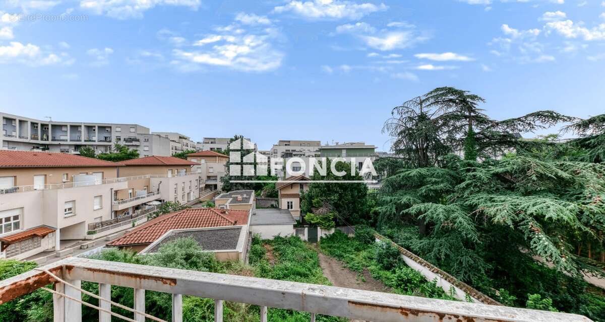Appartement à LYON-8E