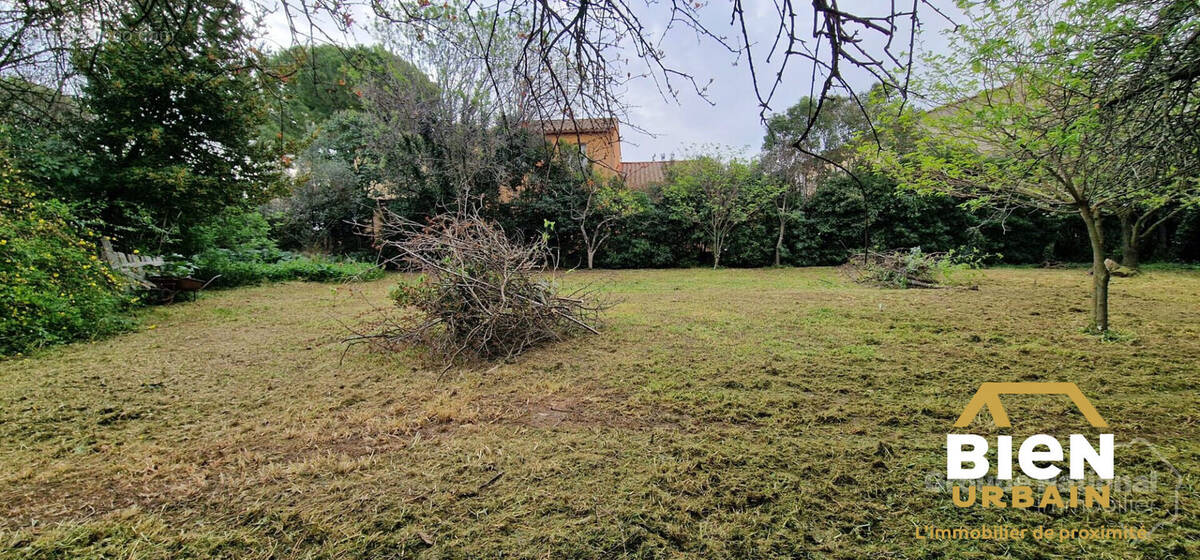 Terrain à NIMES