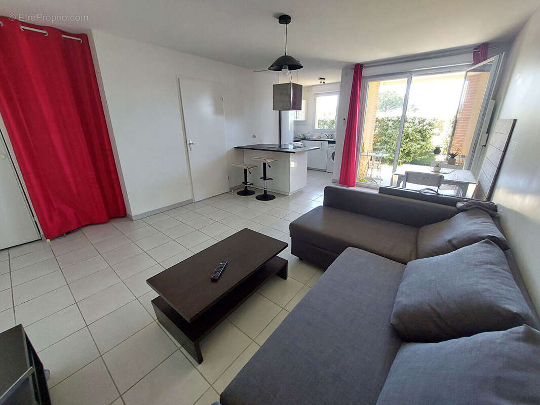 Seilh  LES ALLEES DU GOLF  Appartement T2 - Terrasse, jardin et parking - photo 5